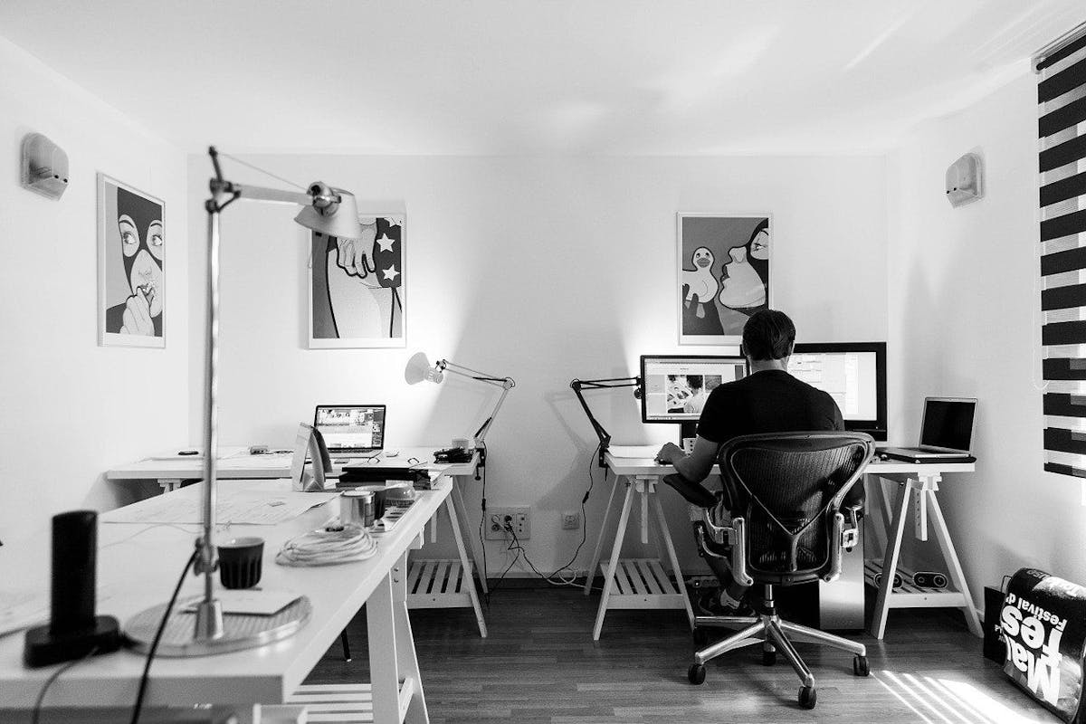 featured image - Free Tools That Will Help You Grow As A Front-End Developer In 2021
