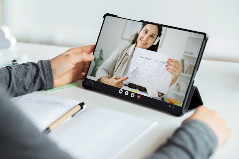 /6-steps-to-start-your-online-tutoring-business feature image
