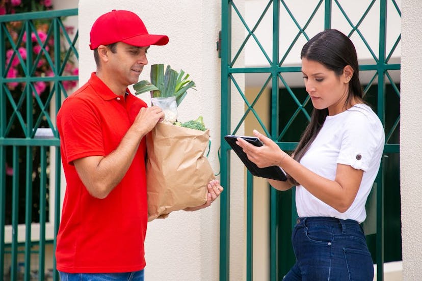 /top-software-to-build-an-online-grocery-platform-in-2023 feature image