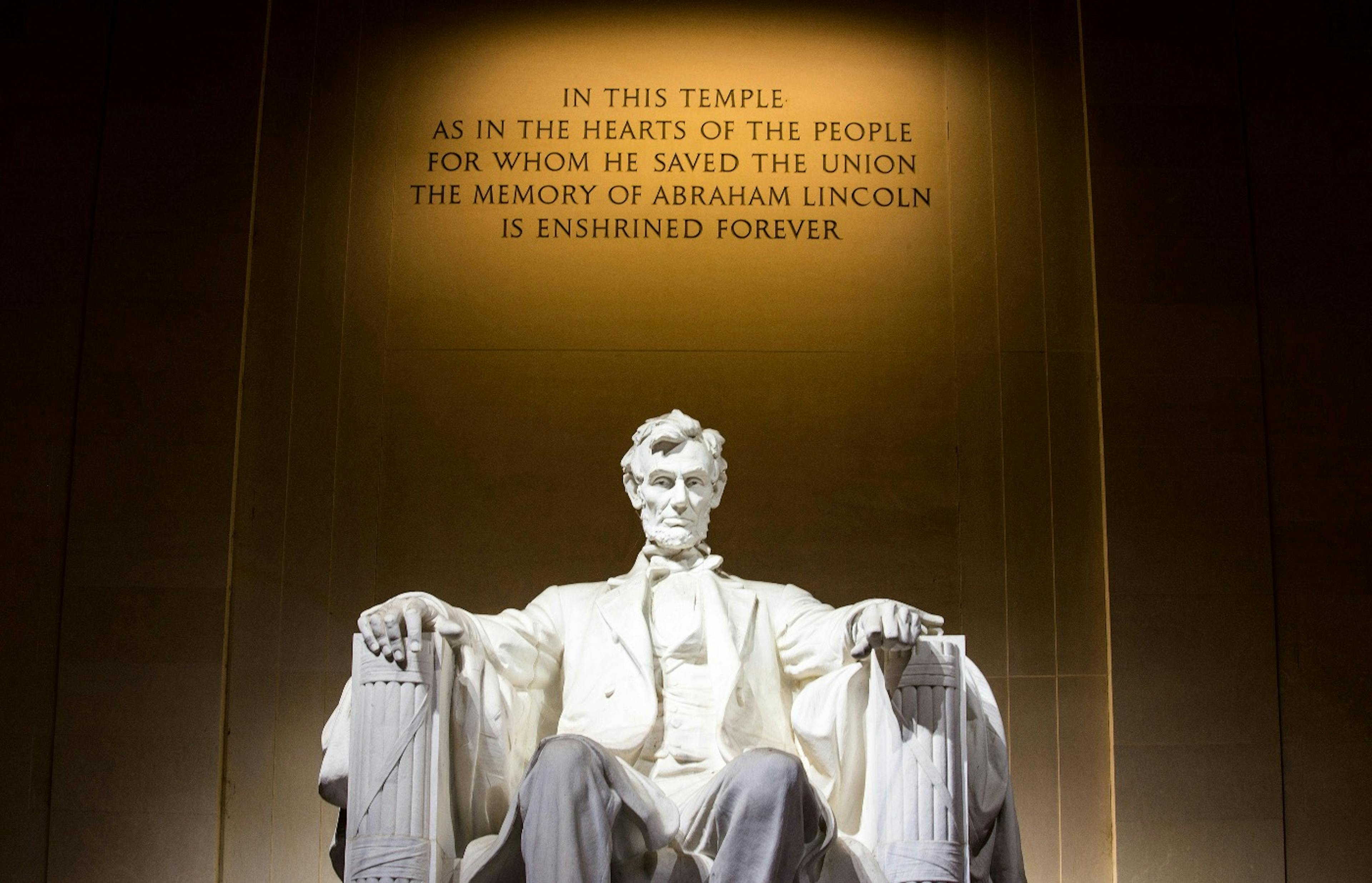 Picture of Lincoln Memorial in Washington D.C.