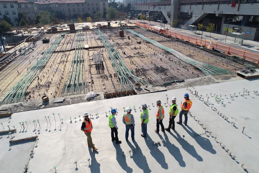 /how-3d-printing-is-reshaping-labor-dynamics-in-the-construction-industry feature image
