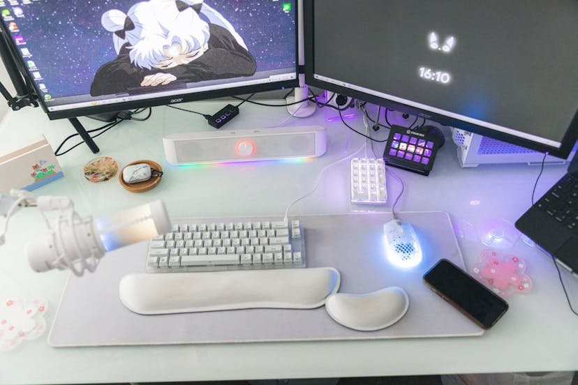 /programmer-burnout-from-software-developer-to-twitch-streamer feature image