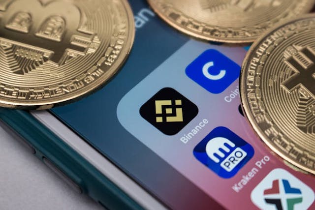 /how-to-save-your-crypto-safely-overview-of-non-custodial-wallets feature image