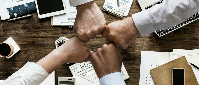 /3-top-time-management-habits-of-distributed-teams-blw33236 feature image