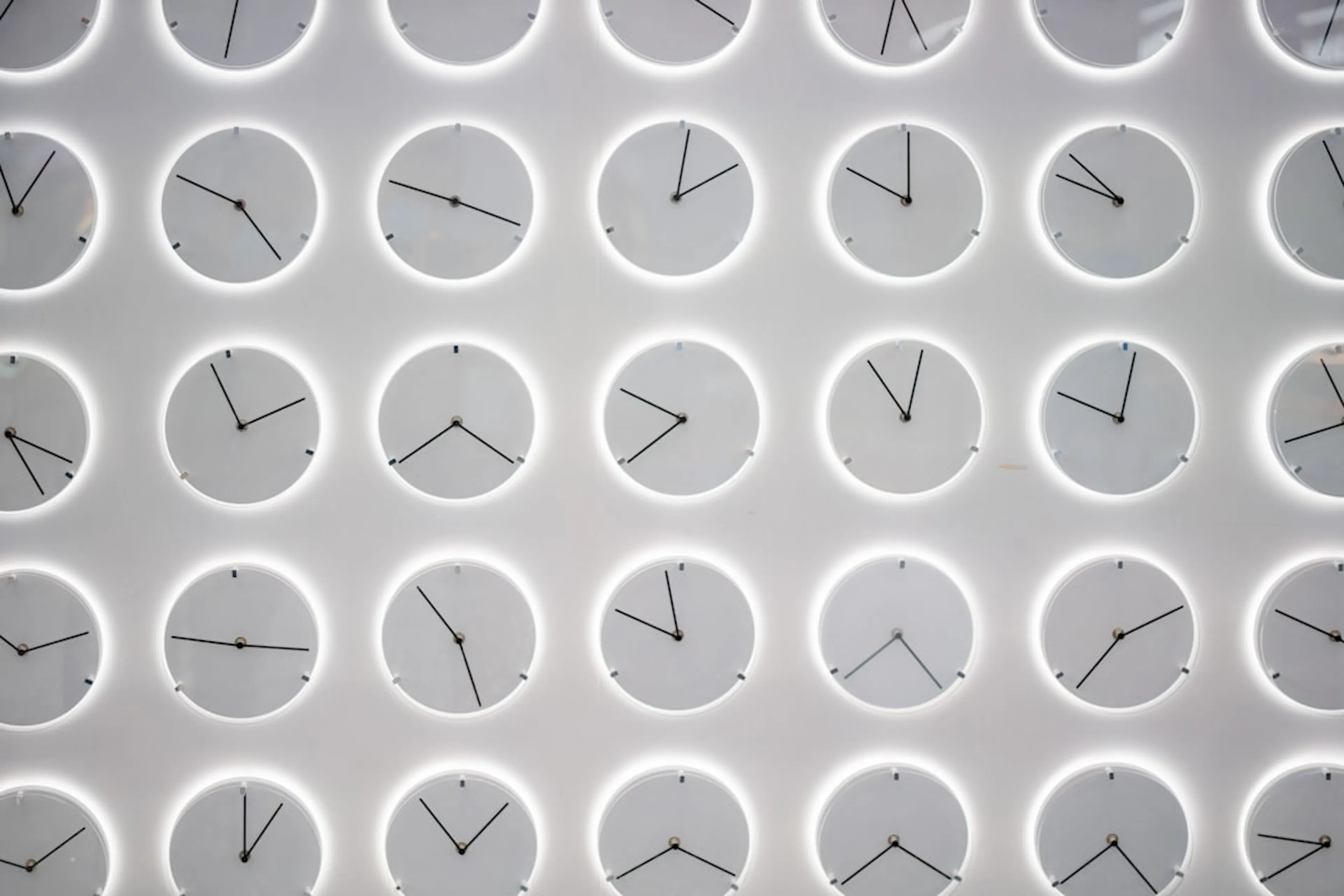 featured image - Exploring the History and Psychology of Precognition