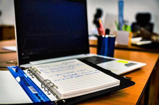 /6-things-you-need-to-consider-before-buying-a-software-company feature image