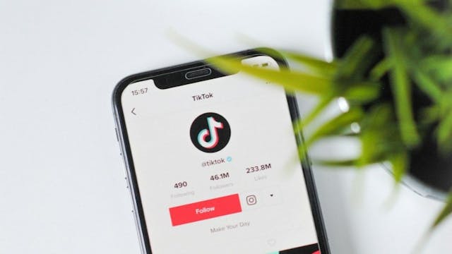 /everything-you-need-to-know-about-tiktoks-lawsuit-against-the-united-states feature image