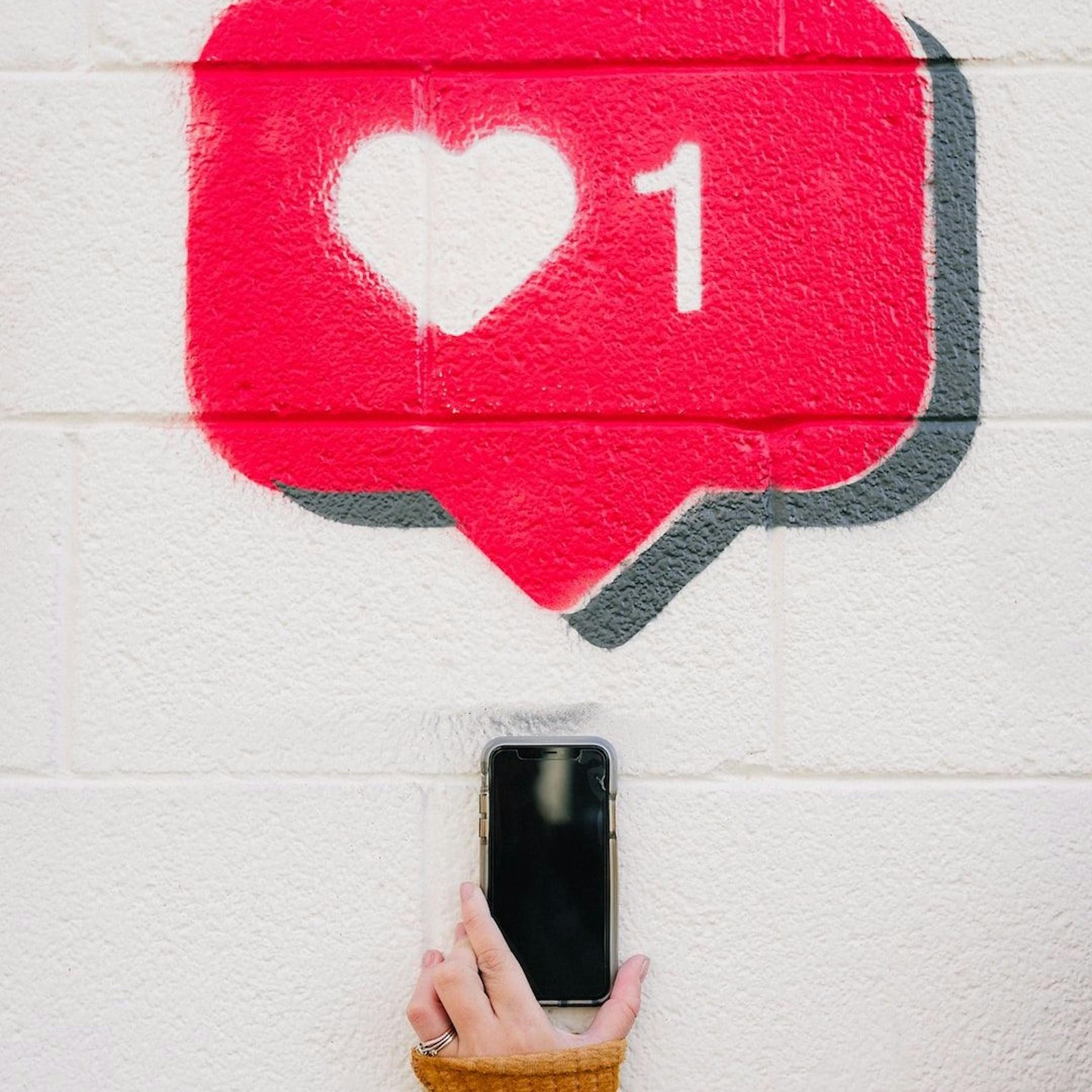 featured image - Facebook and Instagram's Utilization of Dopamine-Driven Features to Foster User Engagement