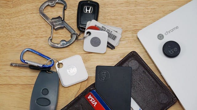 /bluetooth-trackers-vs-gps-trackers-whats-the-difference-vlx334e feature image