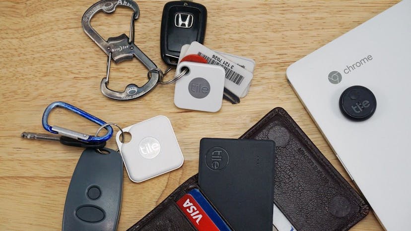 /bluetooth-trackers-vs-gps-trackers-whats-the-difference-vlx334e feature image