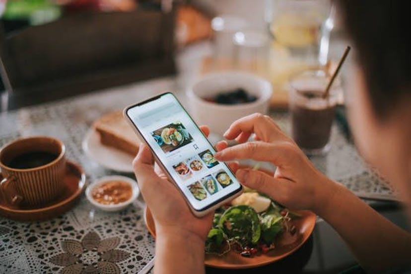 /how-to-choose-the-right-food-delivery-software-for-your-business feature image