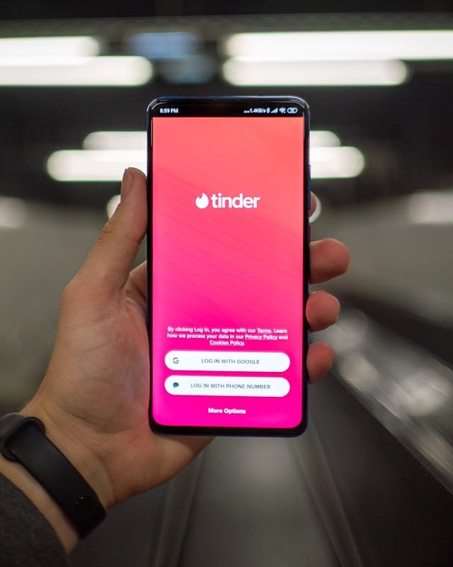 /should-we-swipe-right-for-tinder-and-bumble feature image