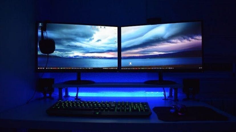 /a-comparison-of-the-best-desktops-vs-laptops-for-coding-sx423u2x feature image