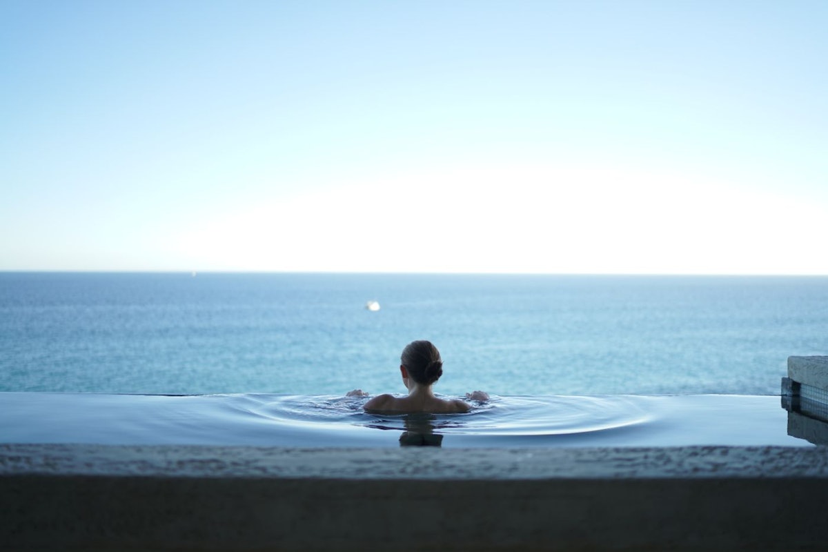 featured image - Escape the Digital Grind: How Wellness Retreats Offer a Refreshing Break