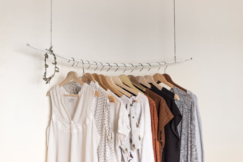 /5-ways-to-drive-more-traffic-and-sales-to-your-clothing-and-apparel-store-7h3v35m0 feature image