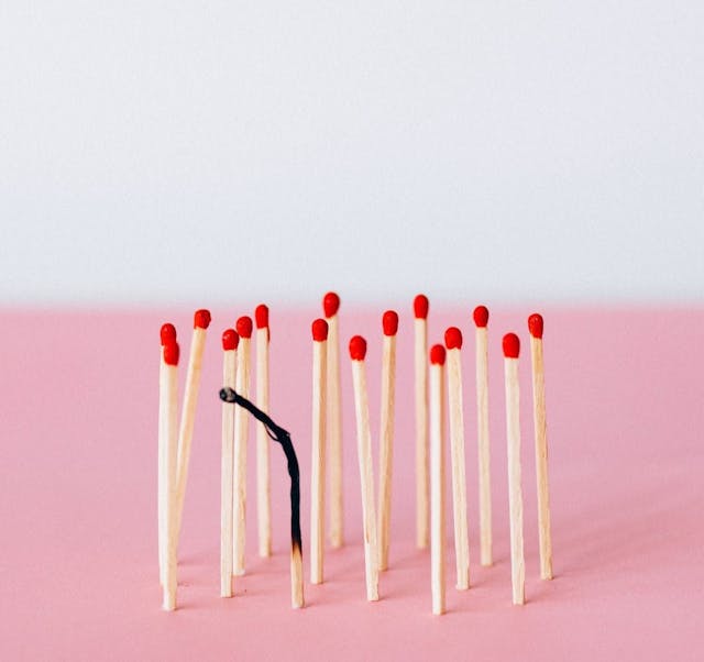 /is-your-team-member-burned-out-or-just-lazy-6-ways-to-handle-tech-burnout feature image