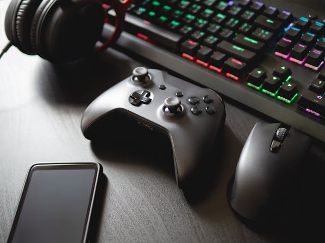 /ready-player-china-an-introduction-to-chinas-booming-video-game-market-qv2h3zl0 feature image