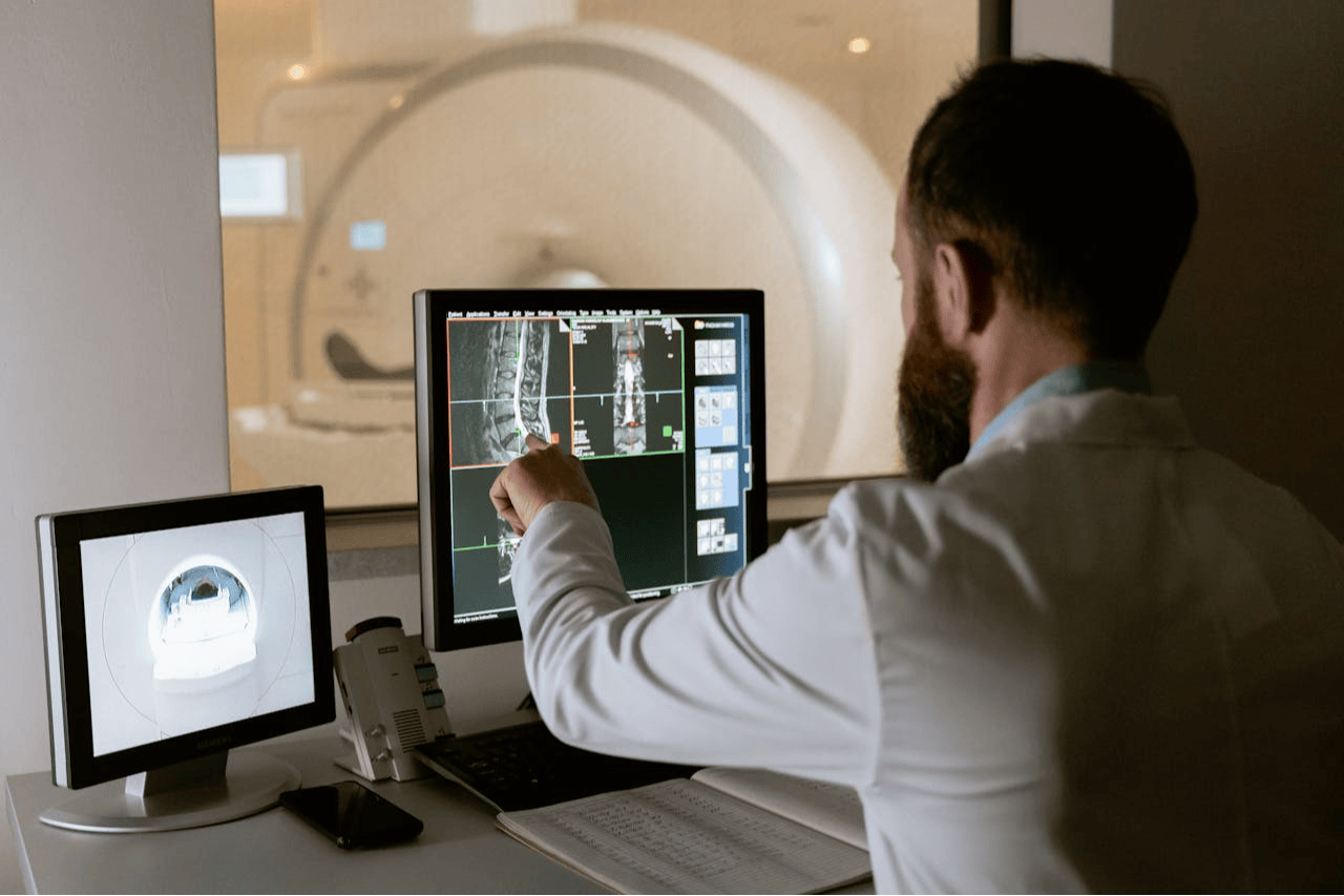 featured image - How Hospitals Use AI to Boost Efficiency in Medical Imaging Technology