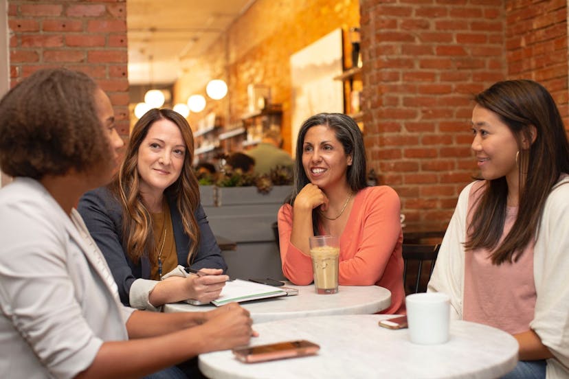 /7-ways-to-improve-internal-communication-to-foster-better-corporate-culture feature image