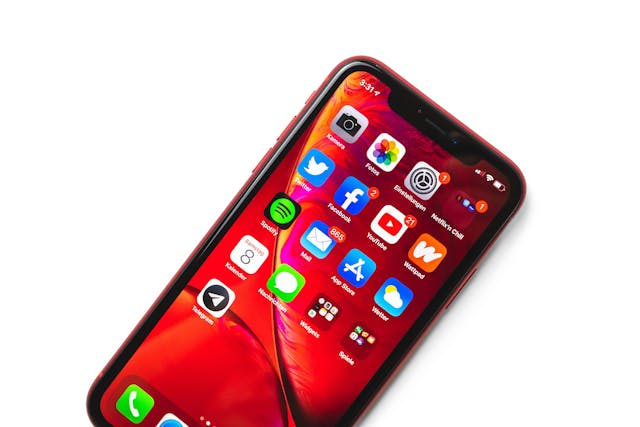 /app-monetization-challenges-and-how-to-solve-them-vp3032t8 feature image