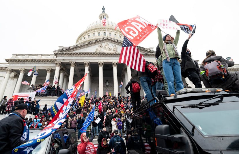 /fake-news-vs-censorship-in-the-battle-for-the-internet-u66g33vb feature image
