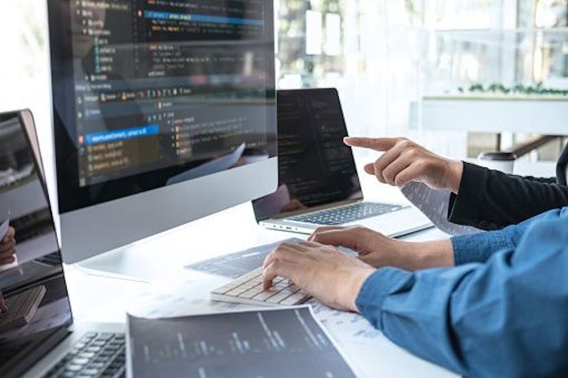 /the-foolproof-7-step-process-for-hiring-the-best-software-developer feature image