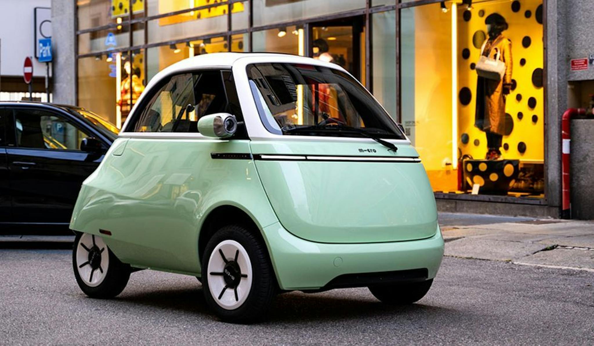 Bubble-shaped Microlino 2.0 // Autoweek.com