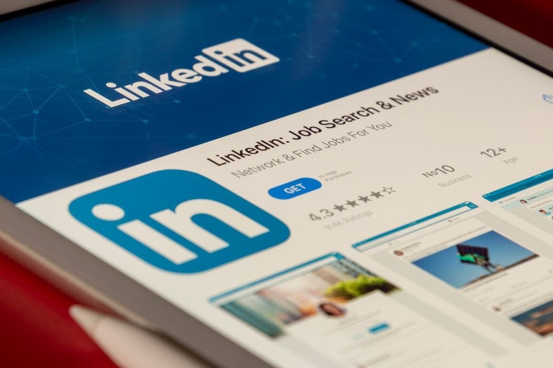 featured image - A New LinkedIn Vulnerability Exposes Jobseekers to Phishing Attacks 