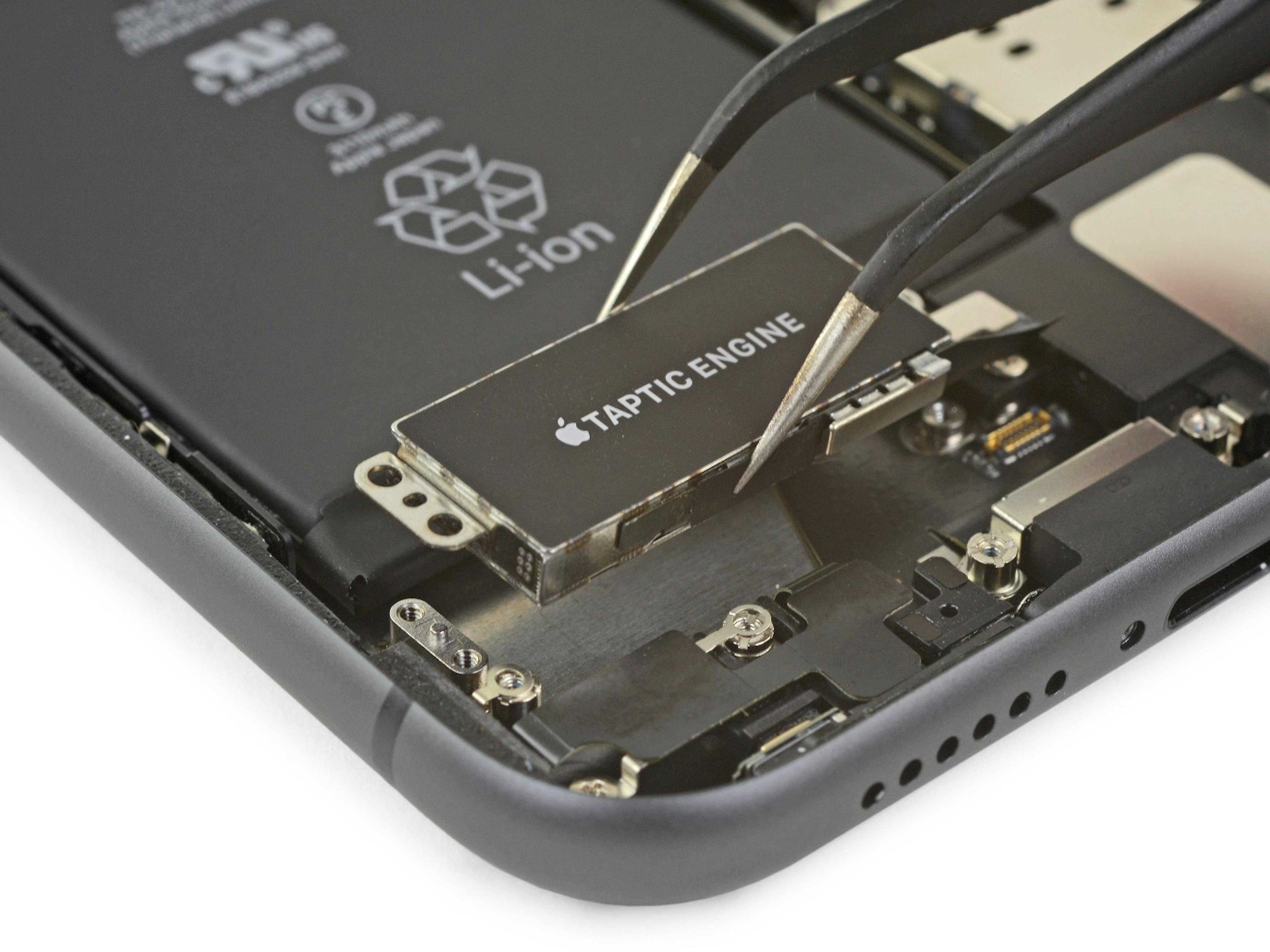 Image source: https://www.ifixit.com/Guide/iPhone+11+Taptic+Engine+Replacemen/130323