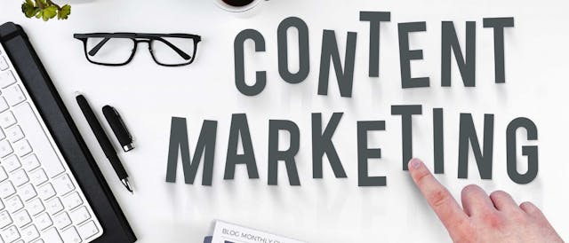 /10-tips-b2b-saas-companies-cant-ignore-in-content-marketing-strategy feature image