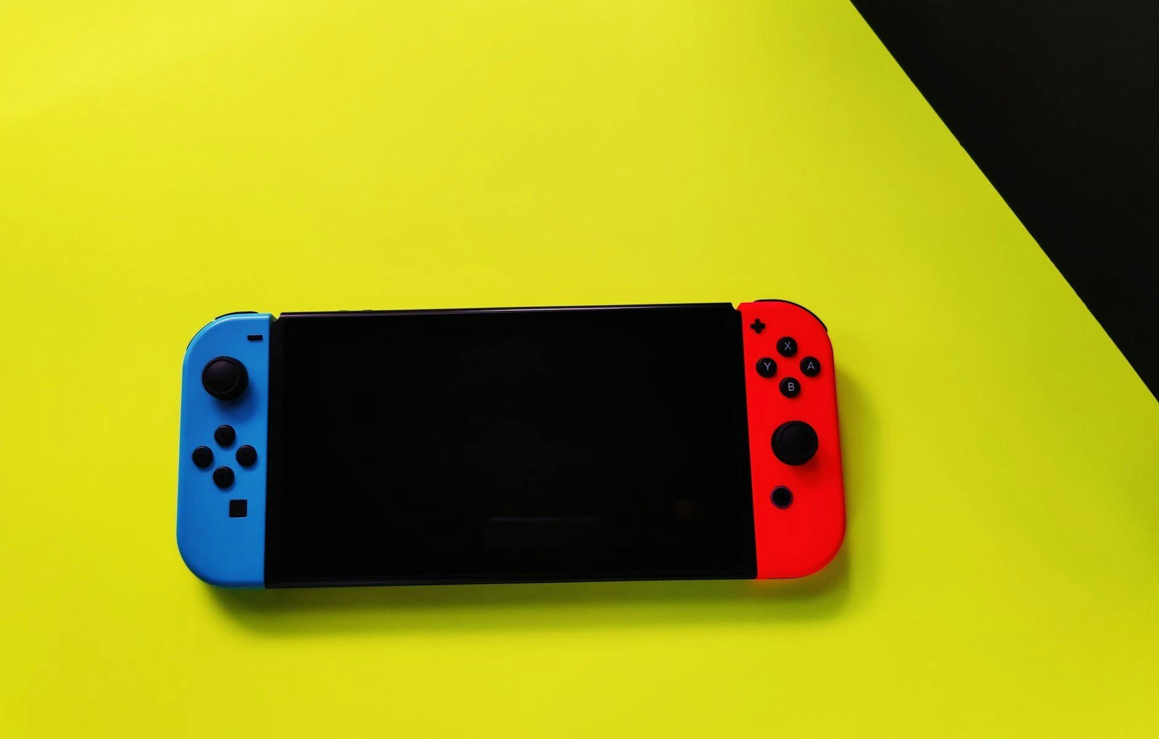 featured image - Is a New Nintendo Switch Model Coming in 2021?