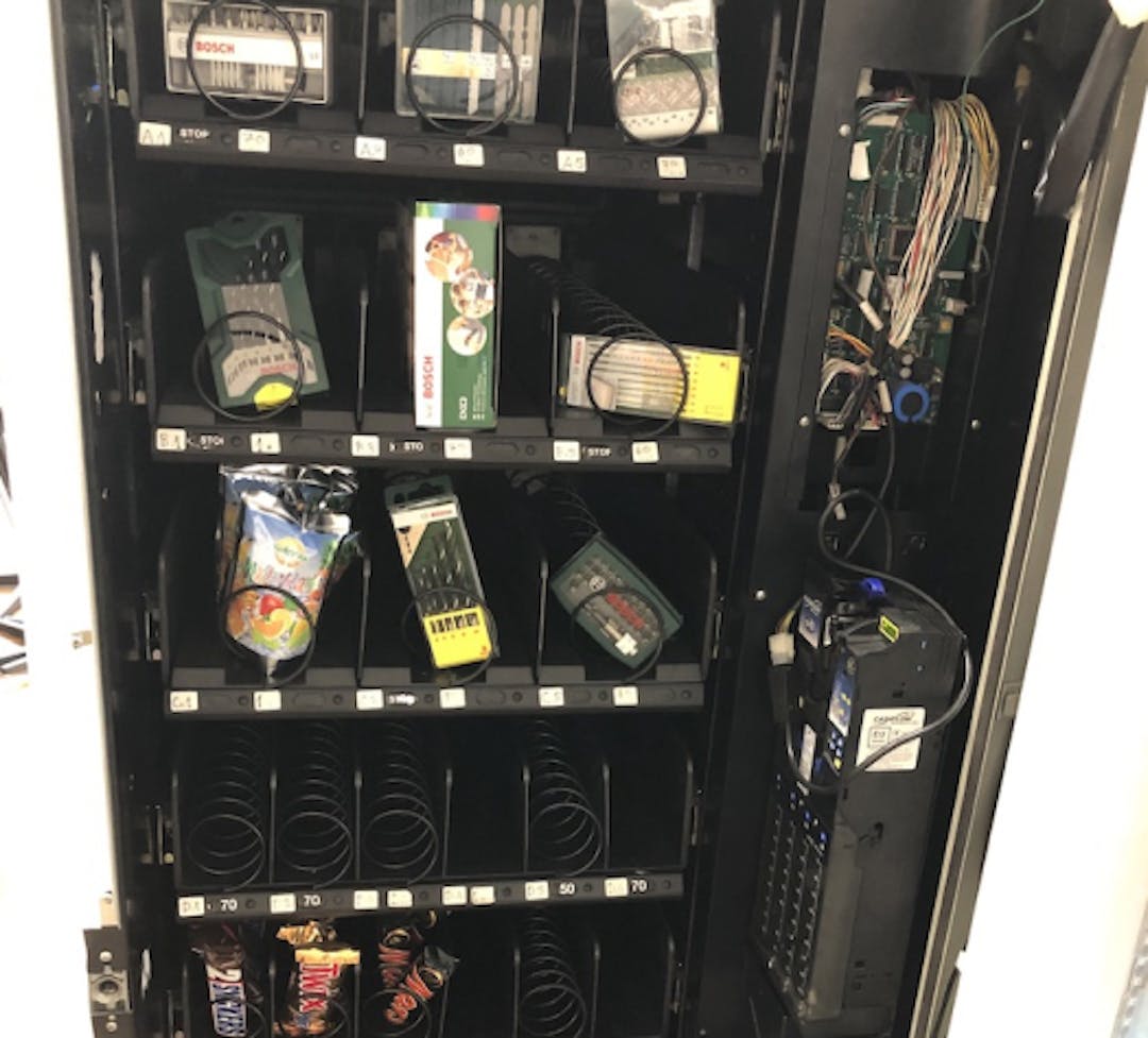 PoC Vending machine with power tools