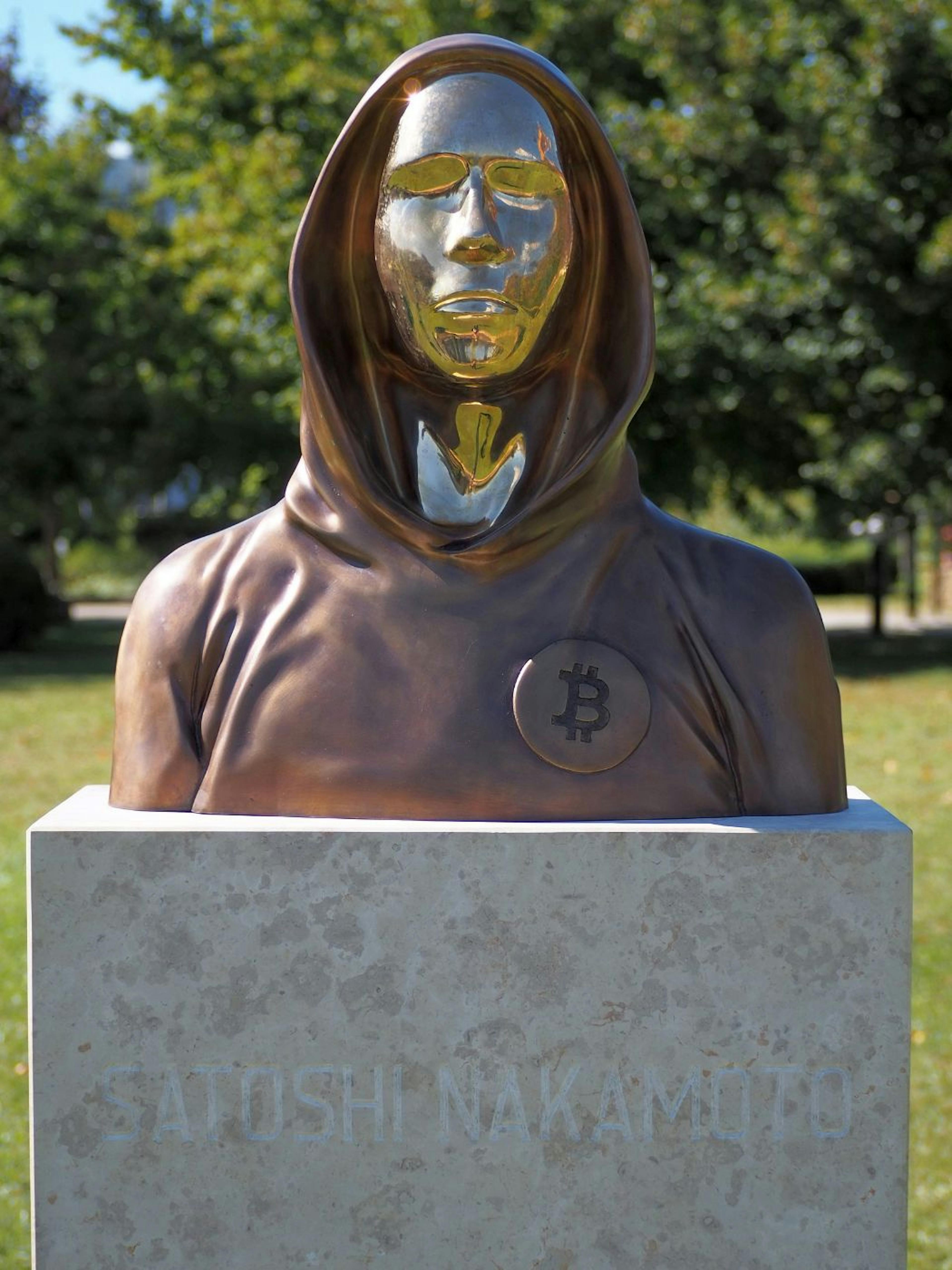 Statue dedicated to Nakamoto in Budapest