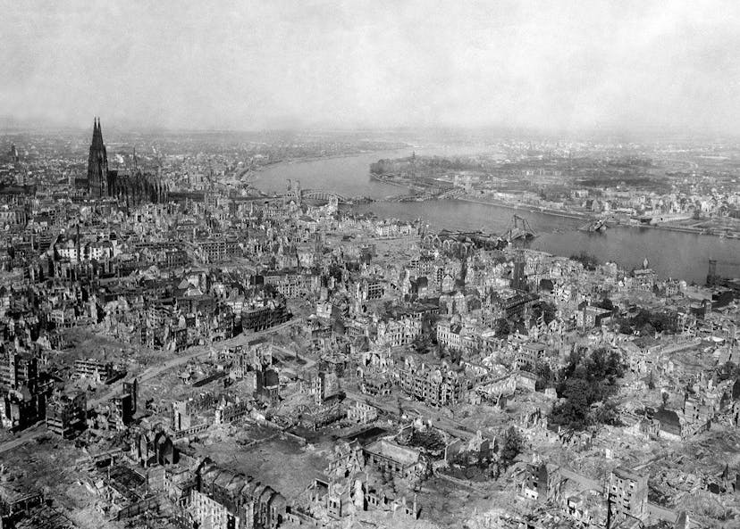 /the-economic-consequences-of-the-peace-chapter-i-introductory feature image