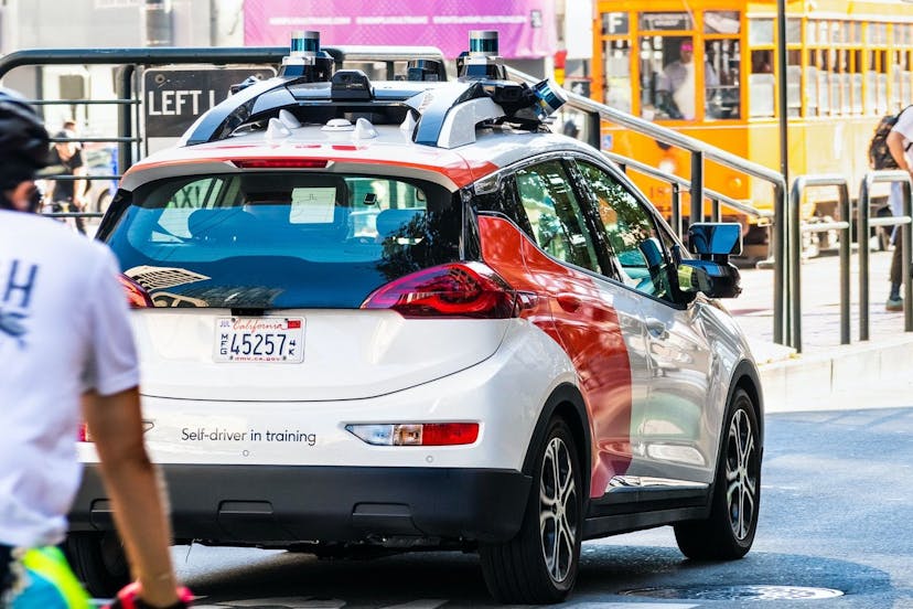 /can-you-react-faster-than-a-self-driving-car-on-5g-networks-2k5n328h feature image