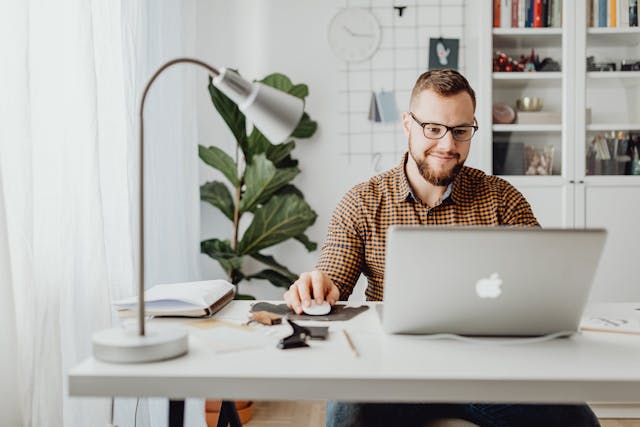 /how-to-choose-the-best-resume-template-to-land-your-dream-tech-job-s72p37e9 feature image