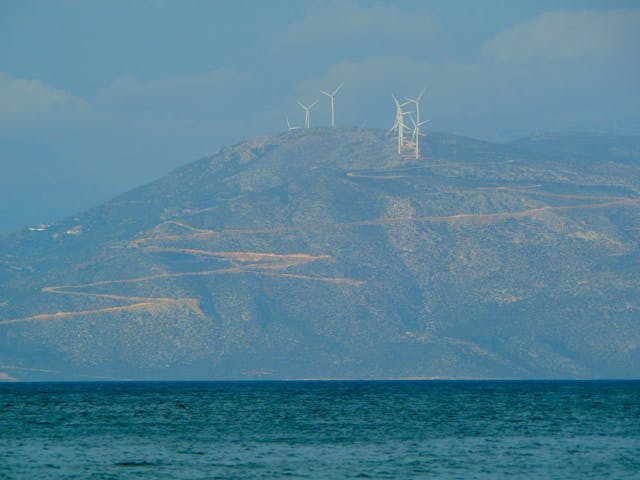 /is-esg-investing-dead-the-rise-and-fall-of-sustainable-investing feature image