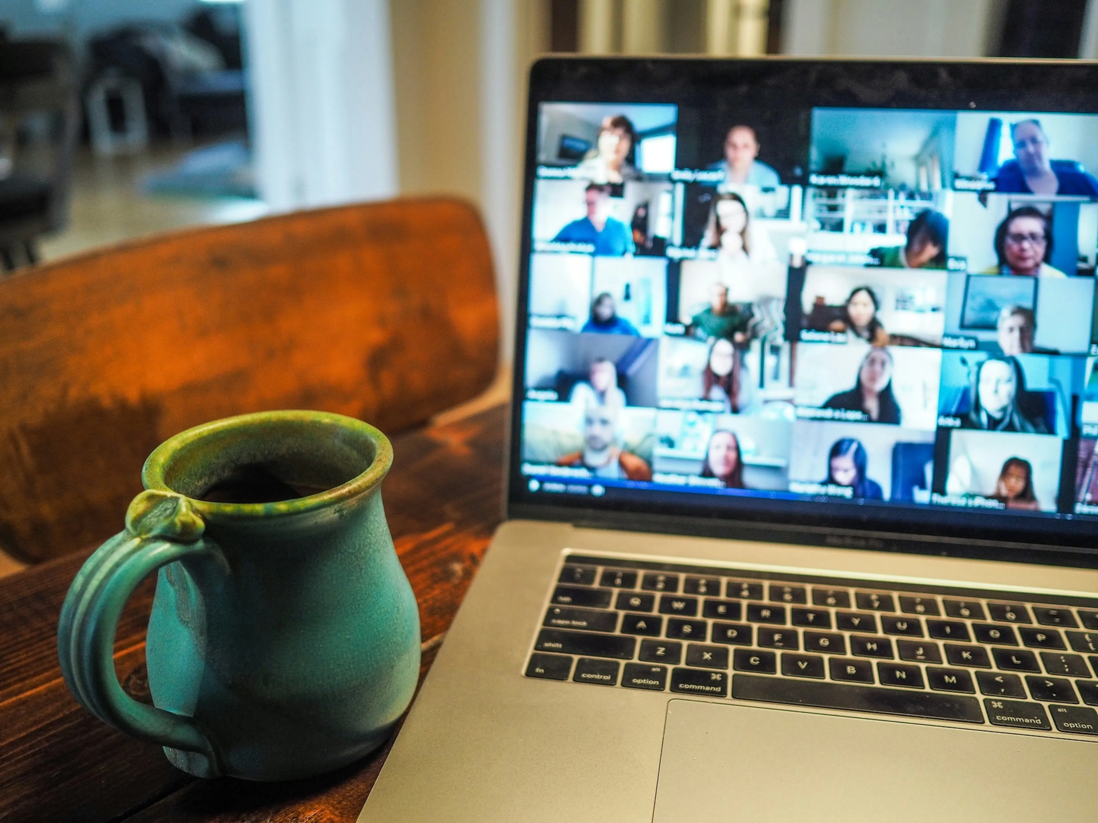 featured image - How Smart Contracts are Transforming Remote Hiring for Growing Businesses
