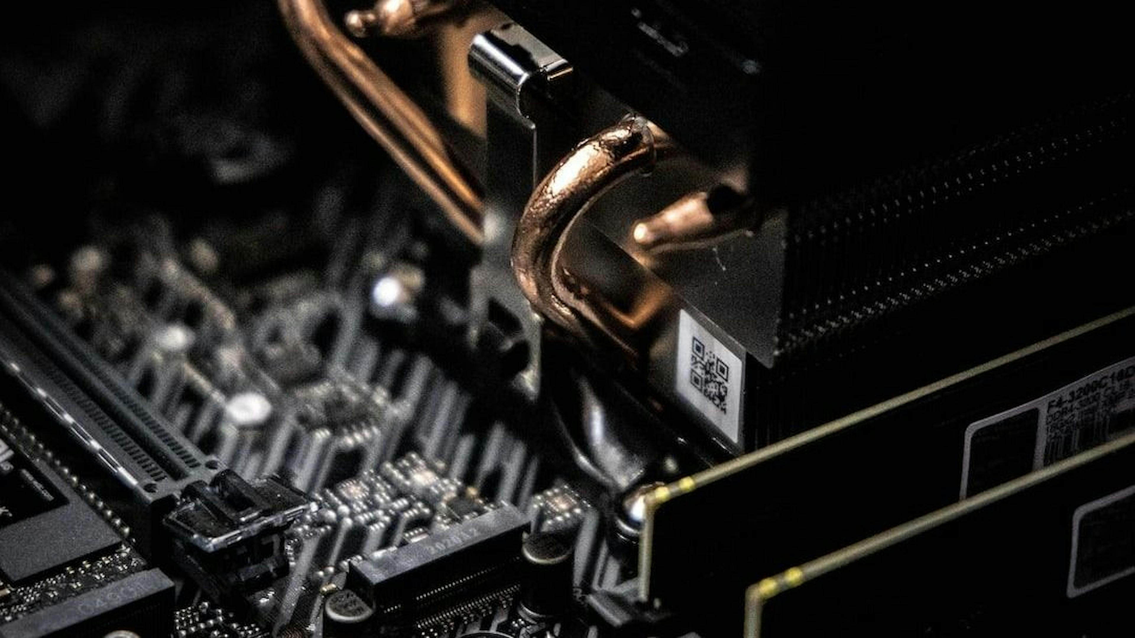 featured image - Decentralized Storage: Confronting the Challenges