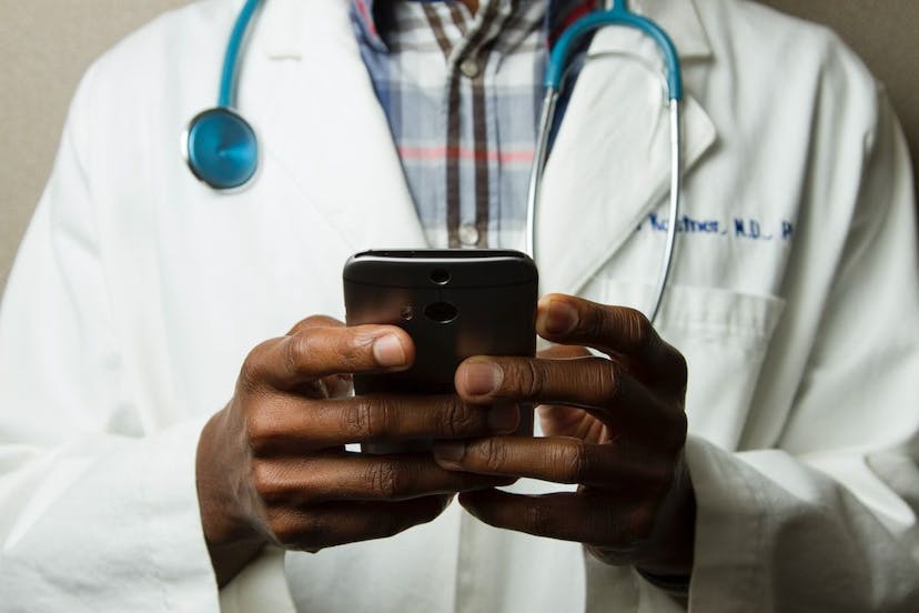 /big-datas-influence-on-decision-making-in-the-healthcare-industry feature image