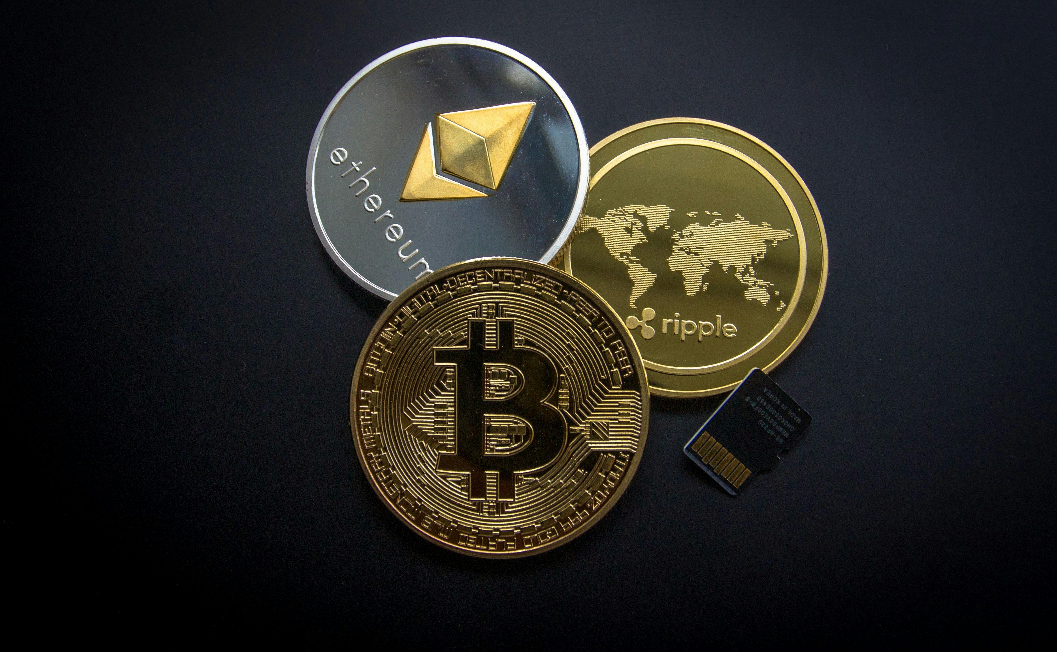 featured image - Top 5 Risks and Scams Associated with the Cryptocurrency Market