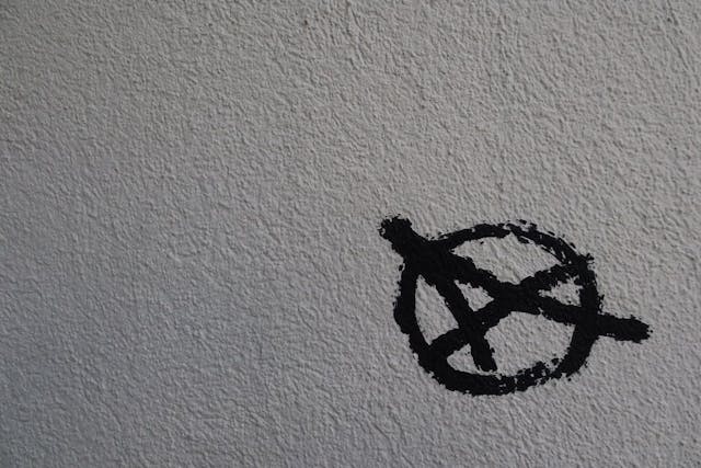 /authoritarianism-vs-fluid-decentralization-lessons-from-the-pandemic feature image