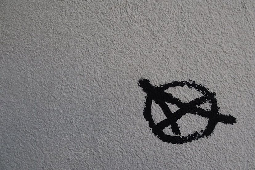 /authoritarianism-vs-fluid-decentralization-lessons-from-the-pandemic feature image