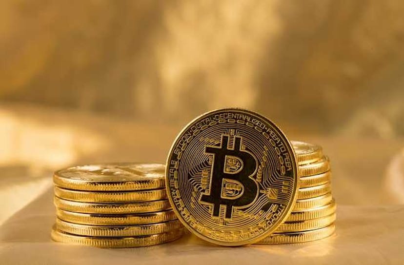 /4-reasons-why-crypto-loans-are-gaining-currency-worldwide-151z34ti feature image