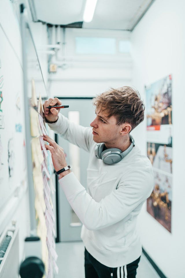 /designers-need-to-stop-being-product-managers-and-shift-back-to-design feature image