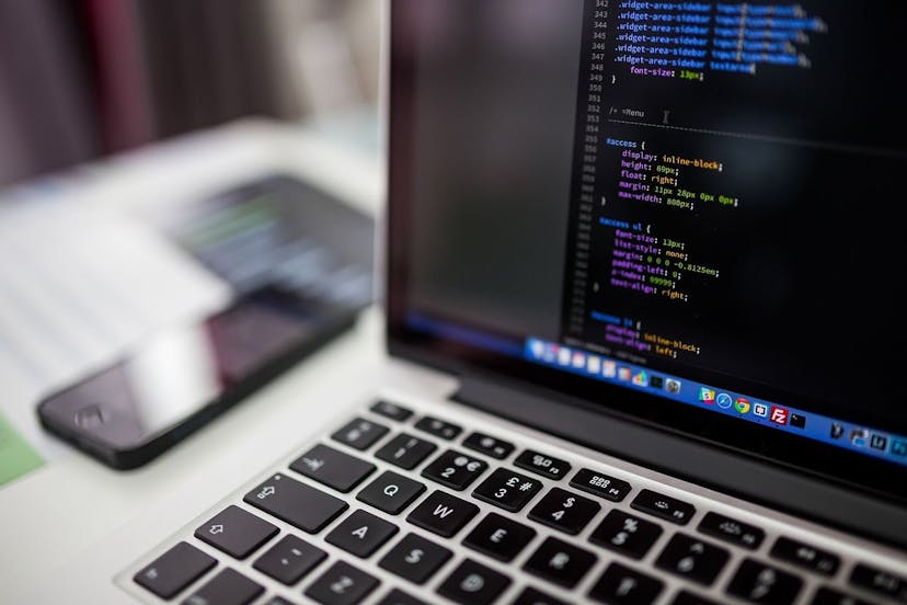 /3-high-paying-programming-languages-jobs-on-developers-watchlists feature image