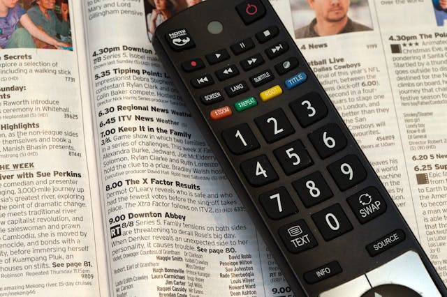 /how-does-a-remote-control-work-kpj313u feature image