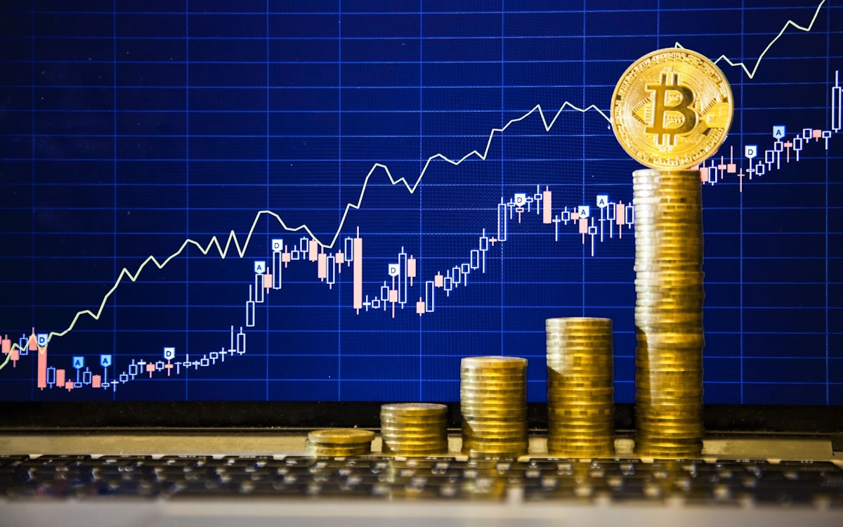 featured image - Is Bitcoin Really The Best Alternative Investment Asset For Your Portfolio?