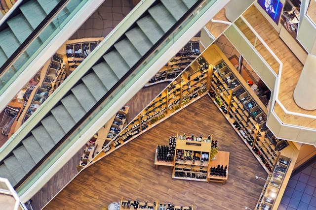 /how-to-get-started-with-amazon-ivs-and-amazon-personalize-in-retail feature image