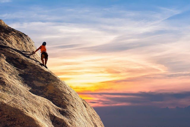 /how-to-overcome-scaling-challenges-in-technical-architecture feature image